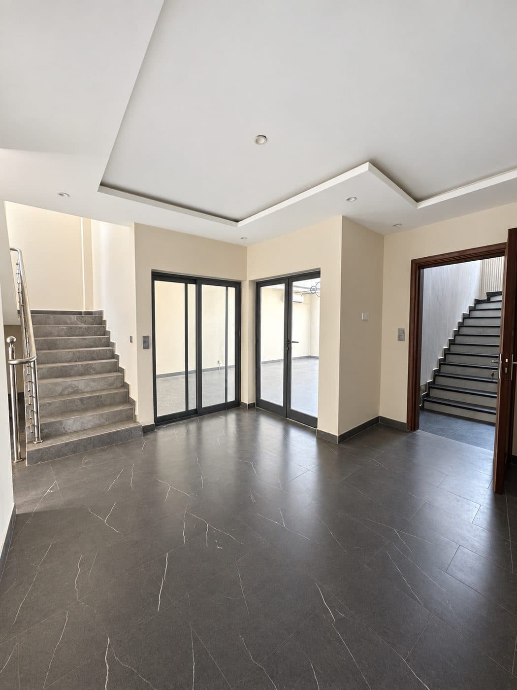 Duplex neuf 4 chambres, Yoff Virage, 2e et 3e étages, Yoff Virage